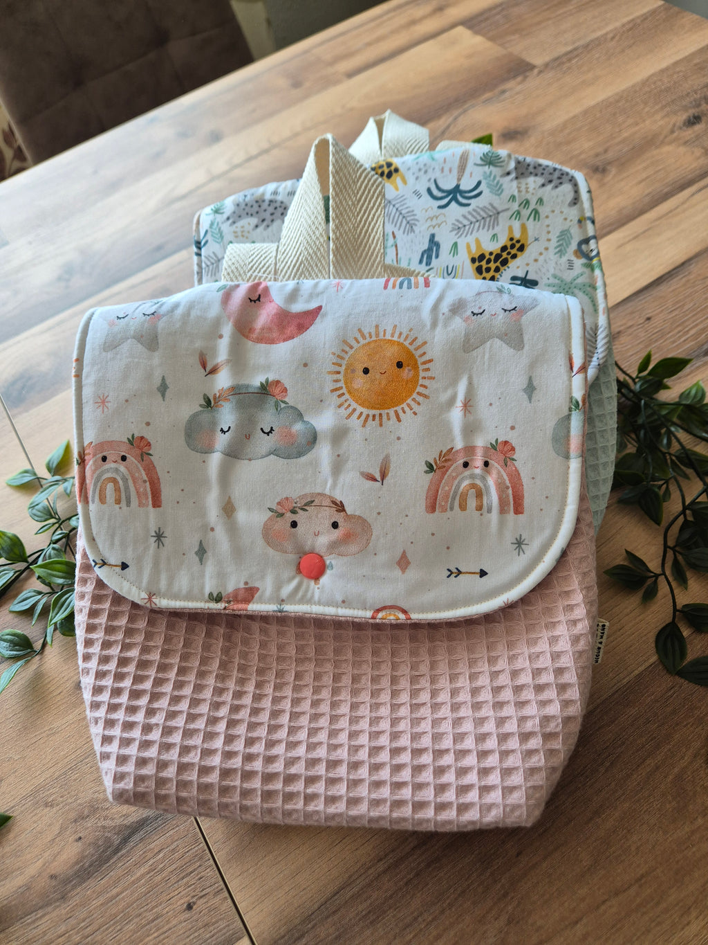 MOCHILA GUARDERIA ARCO IRIS ROSA
