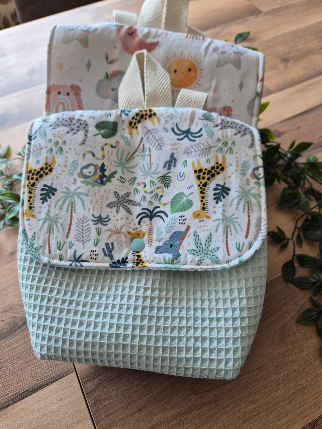 MOCHILA GUARDERIA WAFFLE VERDE Y SELVA