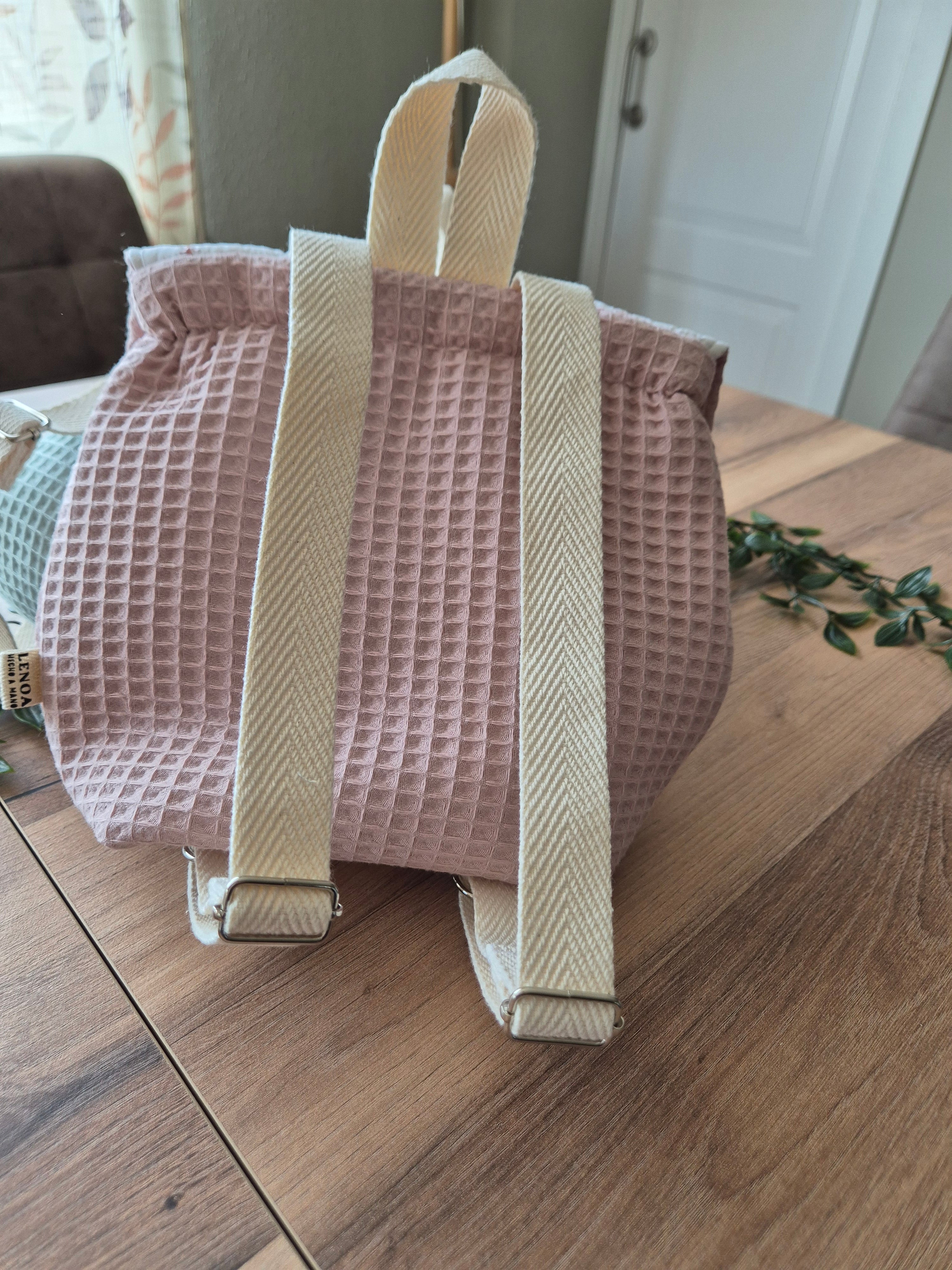 MOCHILA GUARDERIA ARCO IRIS ROSA